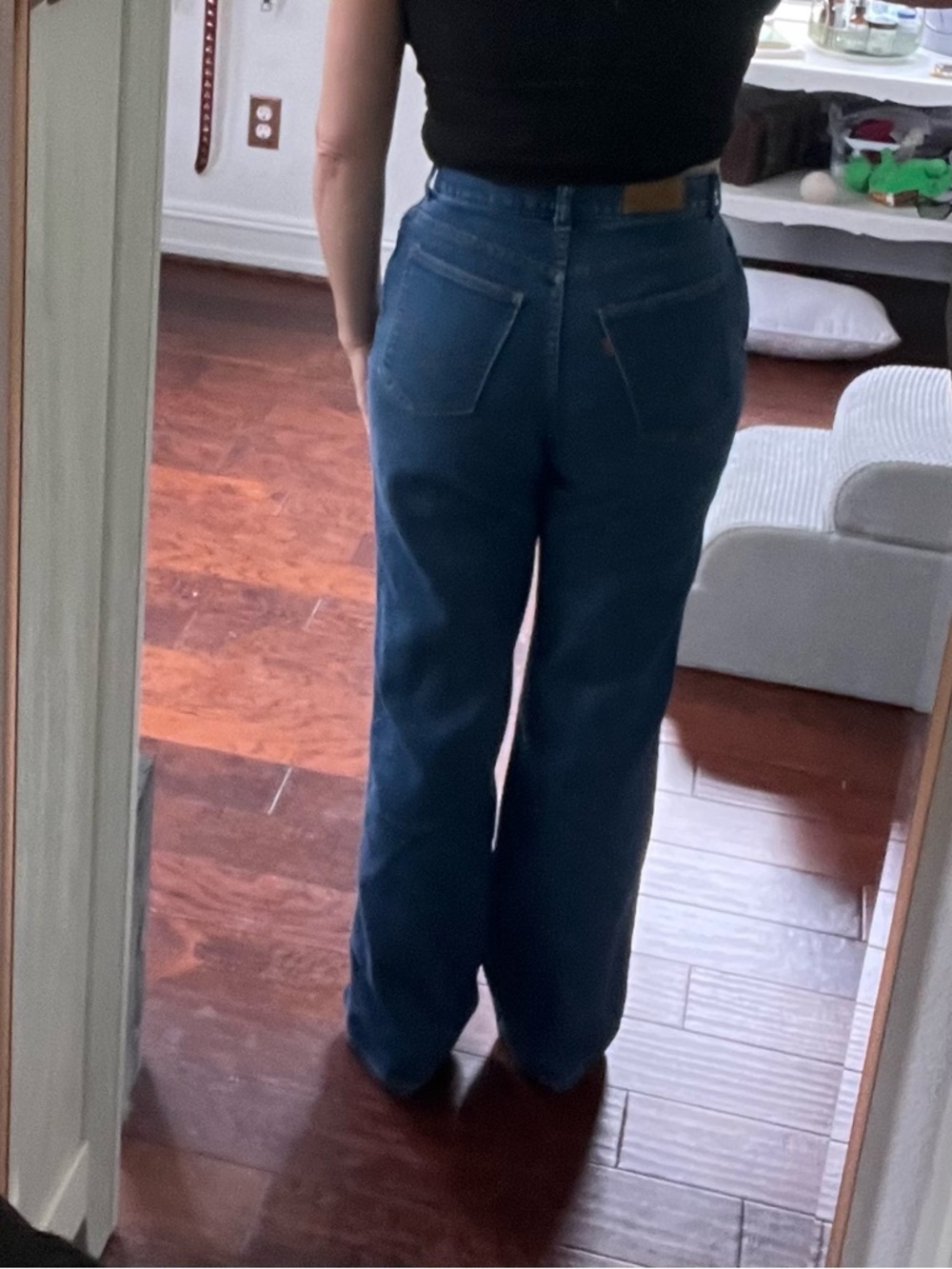 Vintage LeVIS high waisted denim jeans.